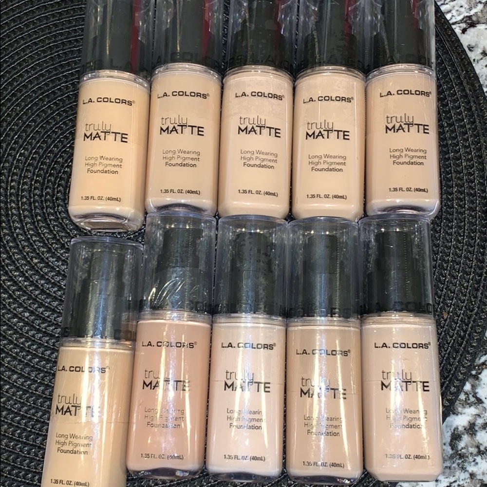 La Colors truly matte foundation